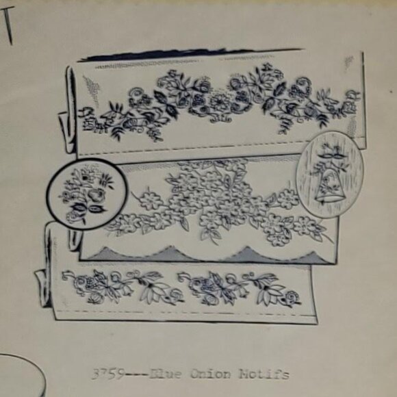 Aunt Martha's Hot Iron Transfers - Charming Designs Linens, 3755 Blue Onion Moti - Picture 2 of 3